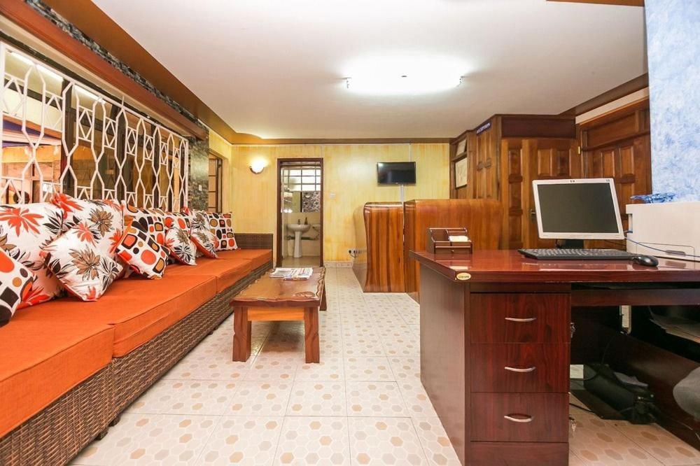 Upperhill Blueberry Hotel Найроби Экстерьер фото